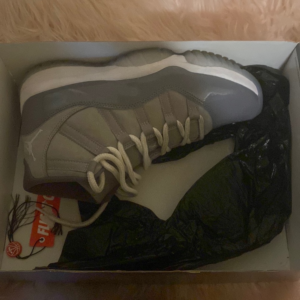 Cool greys size 9 in mens ( worn a couple times ) [ flight club verified]
